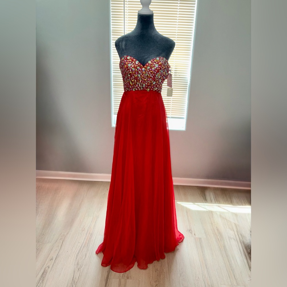 Elegant Coral Blush Prom Strapless Dress - Picture 2 of 4